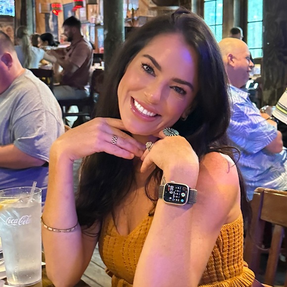 Meet your Posher, Kristen - Picture 1 of 1